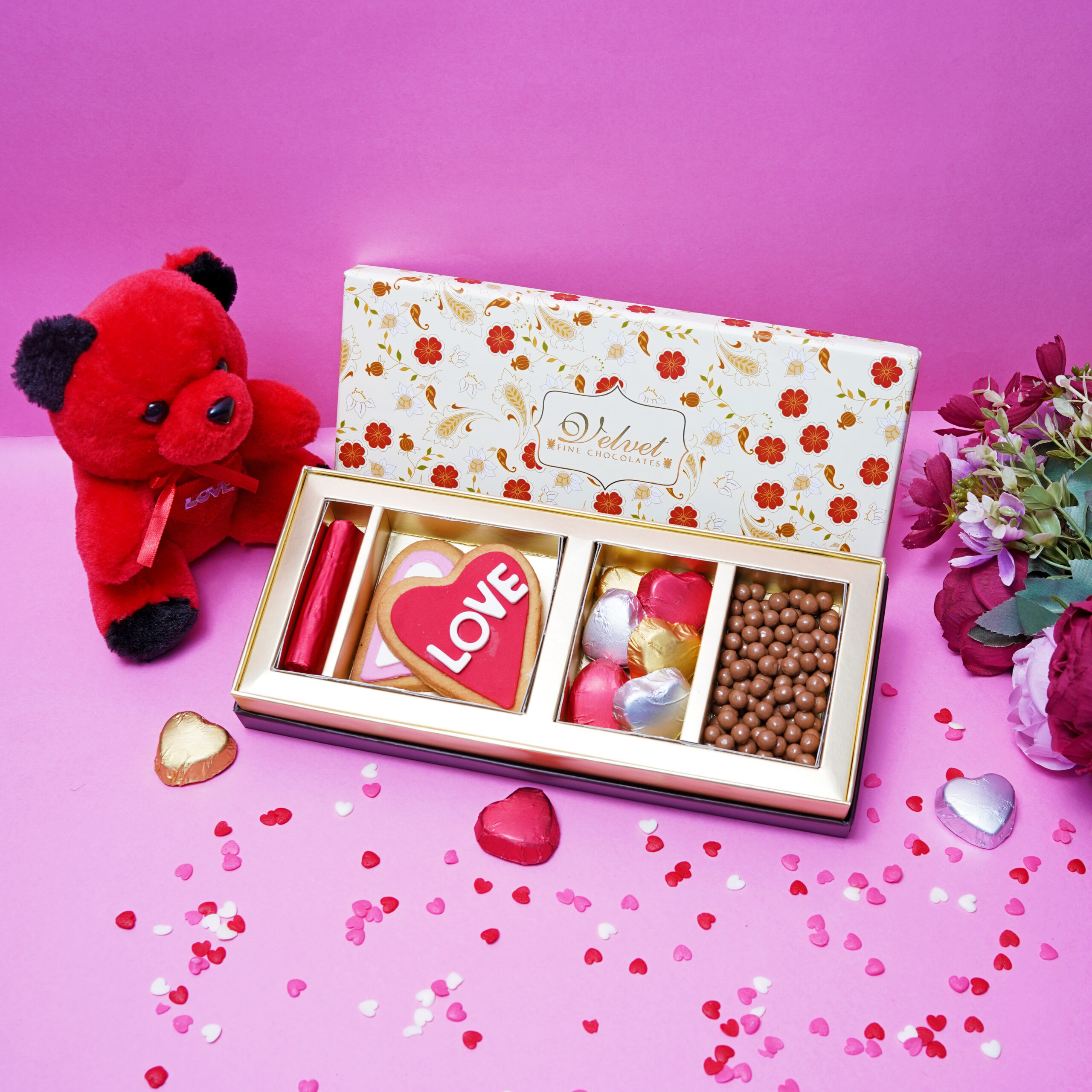 Floral Valentine’s box - Velvet fine chocolates